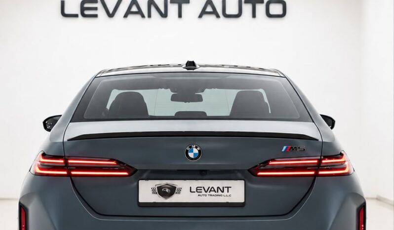 BMW M5 2025 GCC UNDER WARRANTY AND SERVICE PACKAGE full