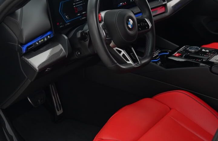BMW M5 2025 GCC UNDER WARRANTY AND SERVICE PACKAGE full