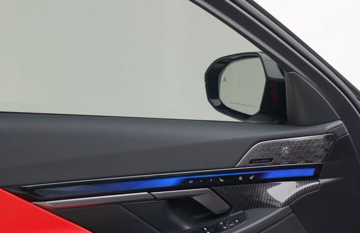 BMW M5 2025 GCC UNDER WARRANTY AND SERVICE PACKAGE full