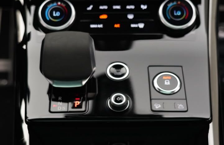 RANGE ROVER VOGUE 2023 GCC V8 full